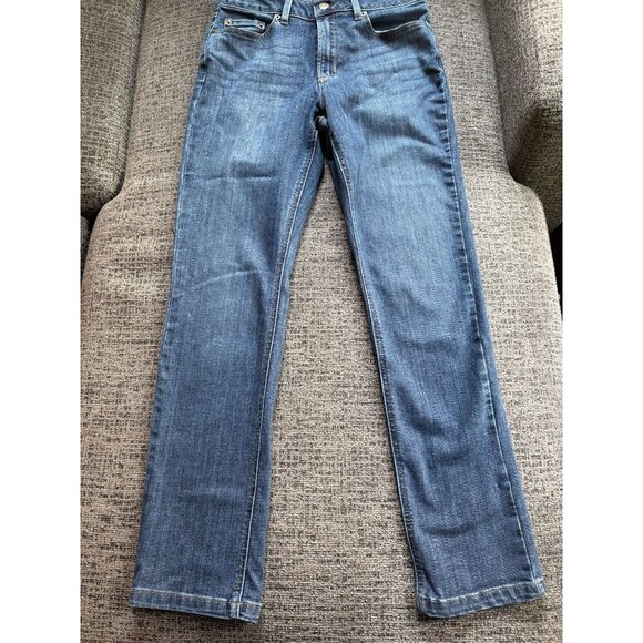 L.L. Bean Womens Straight Leg Favorite Fit JeanFlex Denim Jeans Size 6 Reg - Picture 1 of 10